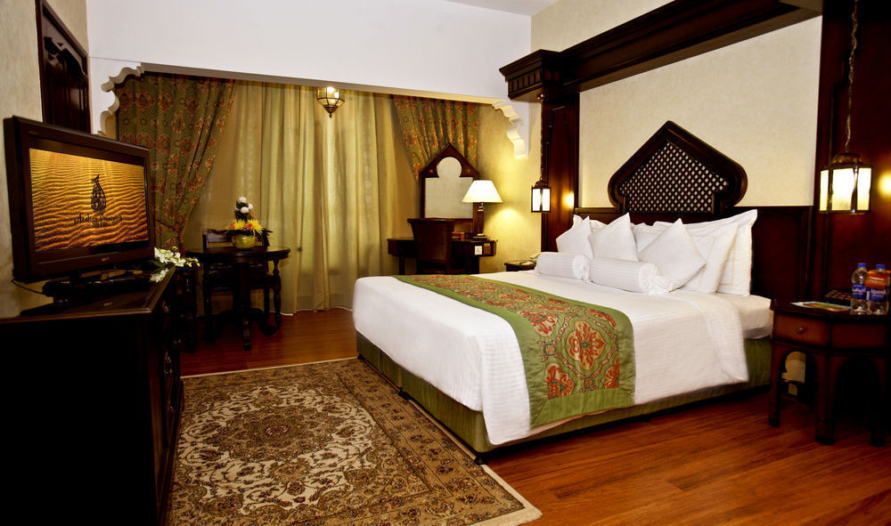 Arabian Courtyard Hotel & Spa Дубай Екстер'єр фото