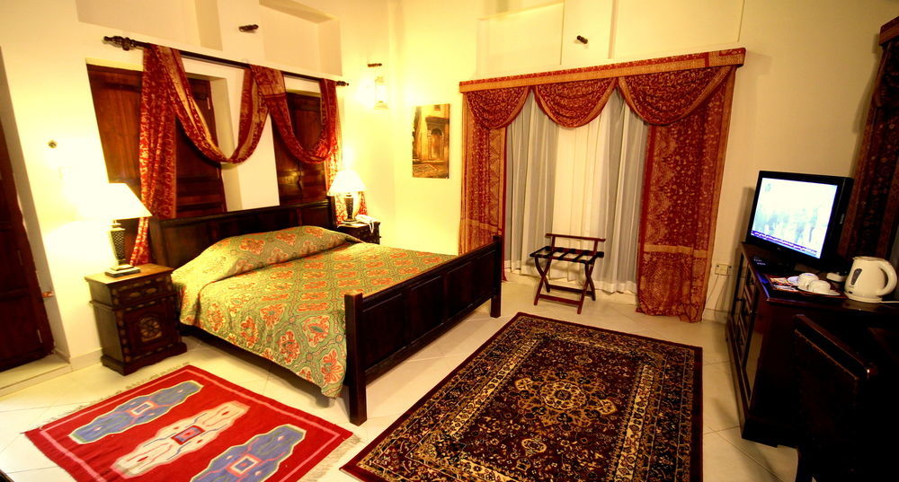 Arabian Courtyard Hotel & Spa Дубай Екстер'єр фото