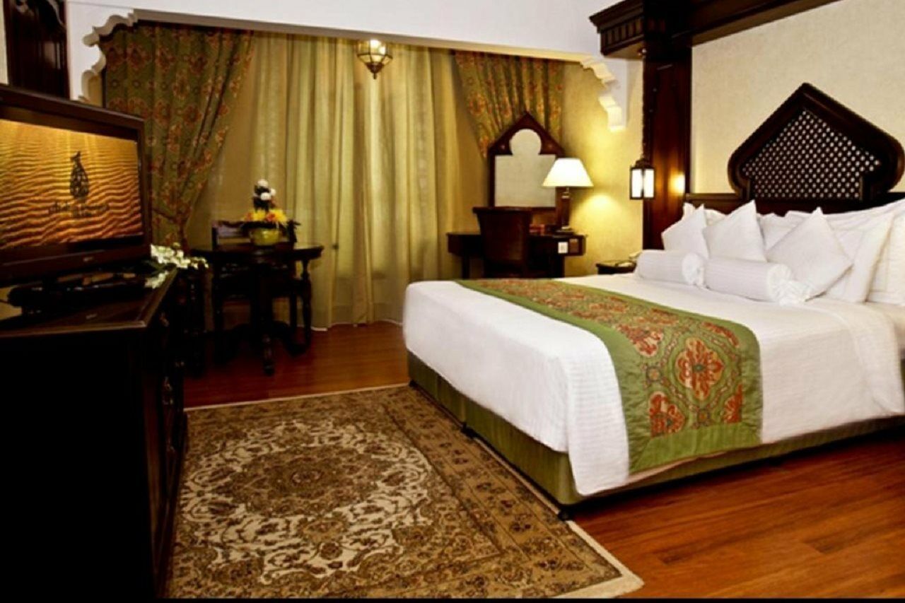 Arabian Courtyard Hotel & Spa Дубай Екстер'єр фото